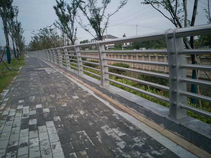 橋梁（liáng）護欄