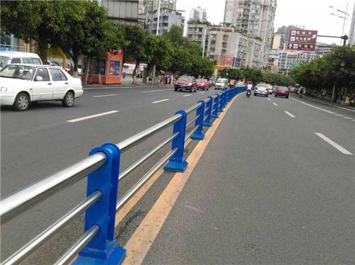 道路護欄（lán）